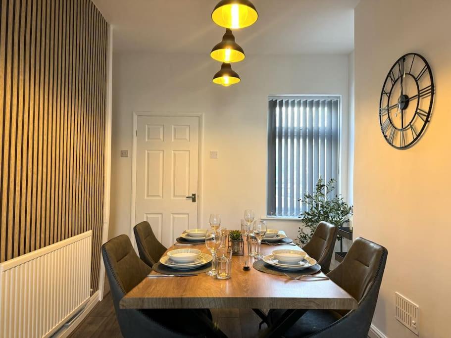 Stylish Home In York - Free Wifi & Parking - Close To Racecourse & City Centre Екстер'єр фото