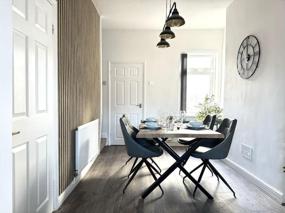 Stylish Home In York - Free Wifi & Parking - Close To Racecourse & City Centre Екстер'єр фото