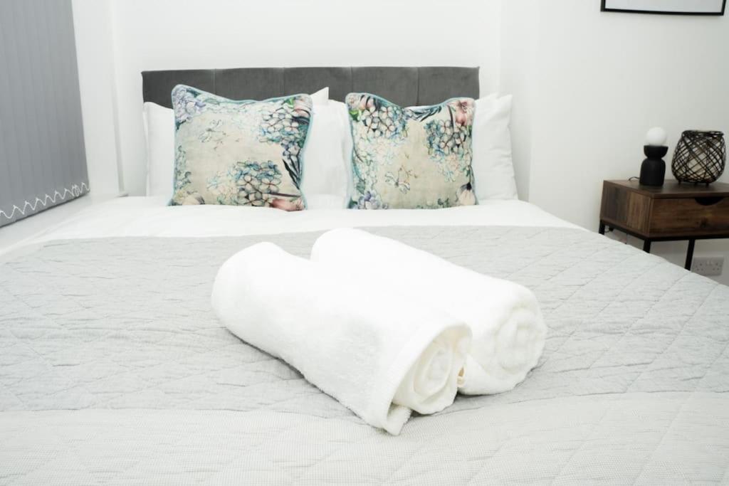 Stylish Home In York - Free Wifi & Parking - Close To Racecourse & City Centre Екстер'єр фото