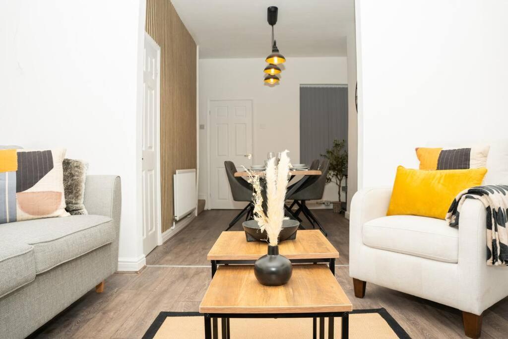 Stylish Home In York - Free Wifi & Parking - Close To Racecourse & City Centre Екстер'єр фото